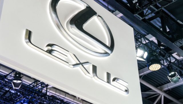 上半年在华销量逆势下滑近两成，雷克萨斯终于要迈出电动化改革的重要一步了吗？