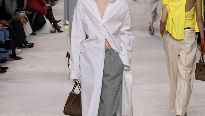 FENDI 2024春夏女装漫步罗马，Tory Burch 黑夜快闪派对玩转复古风潮｜是日美好事物