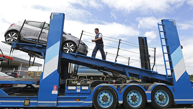 中国电动汽车产业链加快欧洲本地化生产，超十家上下游企业已建或欲建工厂