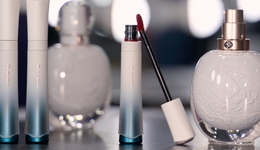 发疯文学花西子，低调老板花满天