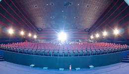 一年时间折价24%，新城发展13.67亿抛售院线资产，接盘方还要承担8.56亿债务