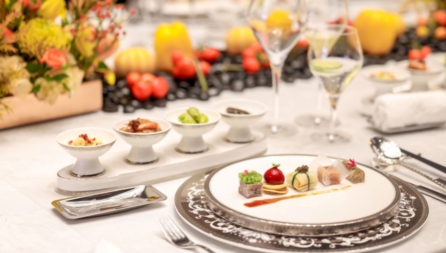 UV/VU日咖夜酒新空间亮相，J酒店上海中心各餐厅秋季时令菜上新｜美食情报