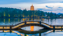 夜宿动物园、City Boat，国庆吸引游客各地出新招