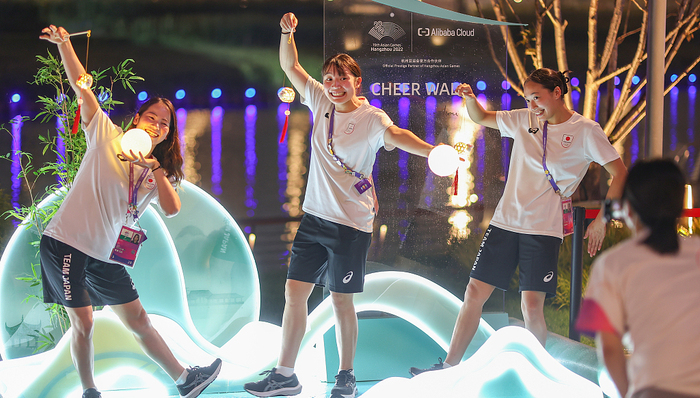 做月饼、赏花灯，亚运村里花式过中秋