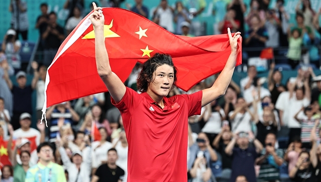 亚运网球男单中日对决，张之臻打破魔咒夺下金牌