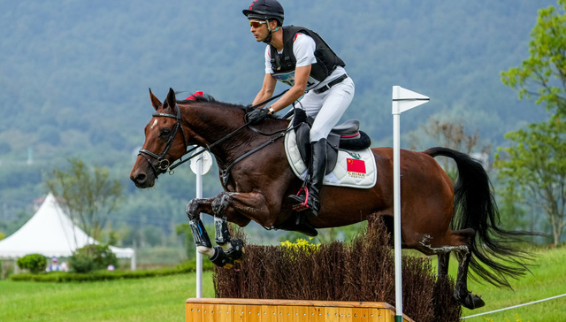 华天夺中国亚运马术首金，唯一人与动物配合项目的赛马如何抵达杭州？
