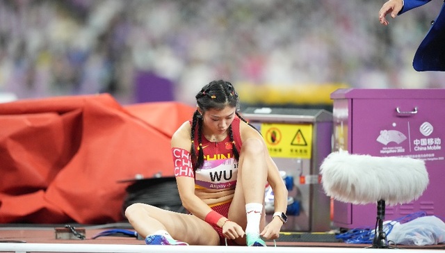 吴艳妮深夜回应抢跑风波，“预支”的商业价值没能用成绩兑现