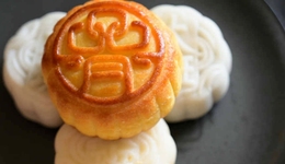 “联名”上瘾，这次白酒盯上了月饼