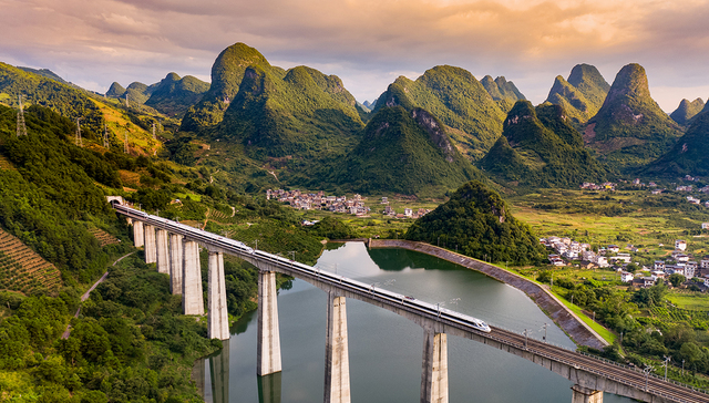 高铁再提速，新增多条时速300、350公里线路