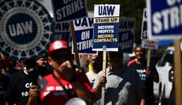 美国汽车工人罢工进入第四周，通用汽车让步使谈判取得进展