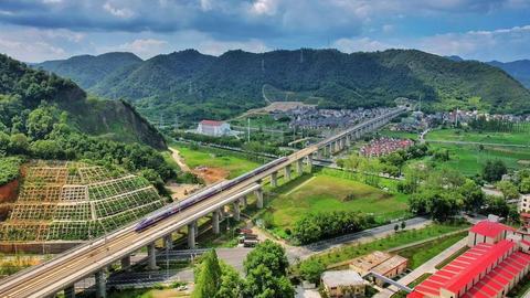 长三角铁路明起实施新运行图，杭州西站首开前往北京方向列车