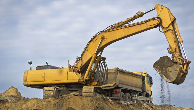 9月挖掘机销量同比降三成多 | 基建晴雨表