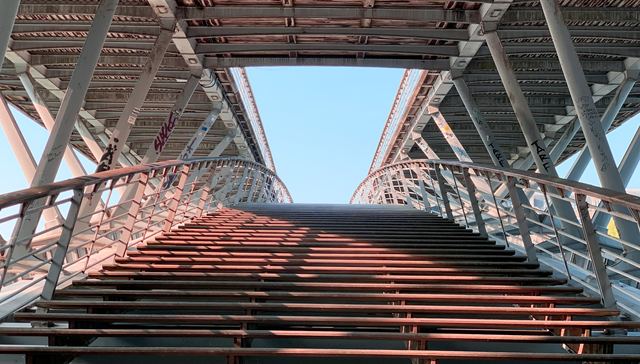 大厂人事 | 腾讯集团副总裁殷宇离职；小米四大合伙人仅剩卢伟冰