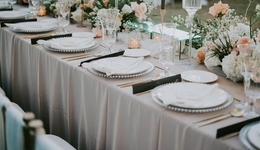 给年轻人办一场婚礼，究竟有多“暴利”？