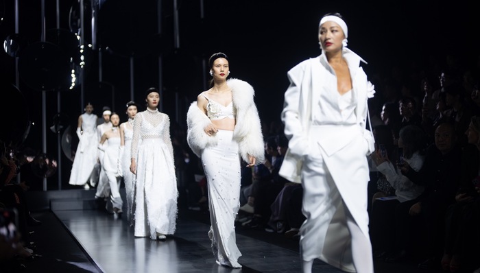 时尚能给人带来向上生长的活力刺激｜2024春夏上海时装周