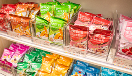 我在县城花100万开零食店，赚钱越来越难