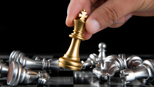 上演“二进宫”，保险“老将”管斌出任和谐健康临时负责人