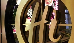 海底捞花式“俘获”年轻人