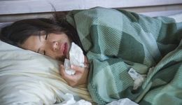 當代“脆皮年輕人”，捧熱中式養(yǎng)生