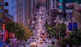 中國(guó)新能源車：從賣向全球，到扎根全球