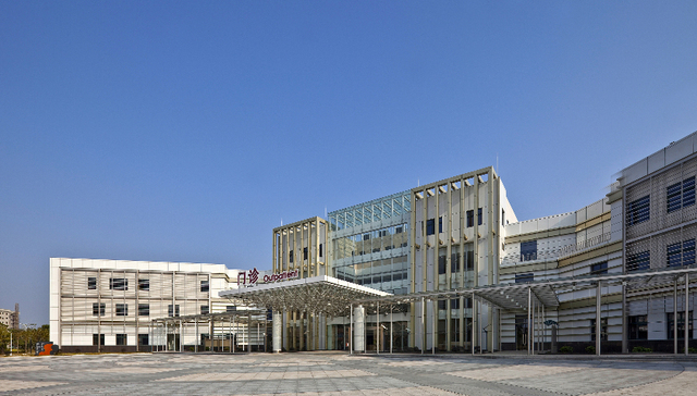 国家卫健委：过去3年住院费用报销比例提高5个点，还将不断提高医务人员收入