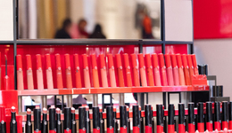 品牌忙“疯”，工厂冷清，双11的美妆行业正在经历“冰火两重天”