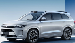 赛力斯“吃撑”，余承东“求生”