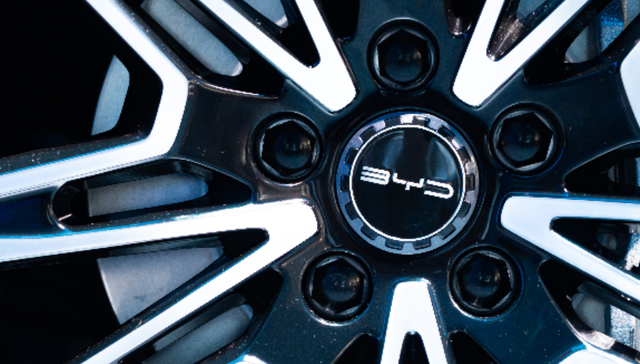 王传福卸任比亚迪锂电池公司董事长