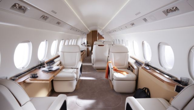 买私人飞机还是包机？富豪们的想法又变了