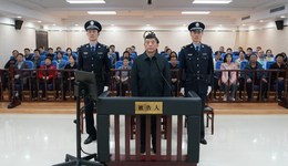 湖北省原副省长曹广晶受审：被控受贿2.16亿，泄露内幕信息获利1042万