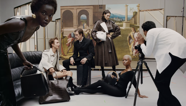 菲拉格慕收购连卡佛母公司股份