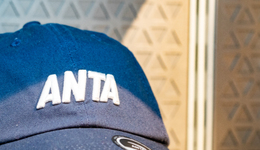 安踏，加入瑜伽服混战