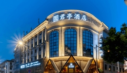 拆解君亭三季報(bào)：輕重并舉，錯(cuò)位競(jìng)爭(zhēng)