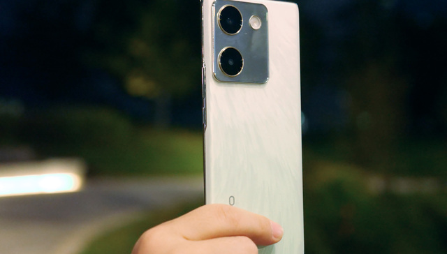 vivo Y100体验：采用大电池的千元机能否变轻薄？