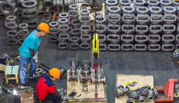 10月制造业PMI降至49.5%，经济持续恢复基础仍需巩固