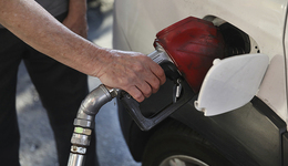 利润严重下滑，多家汽车巨头开始延长燃油车寿命