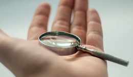 直播間的生意不好做，李佳琦又?jǐn)偵稀按笫隆绷耍? class=