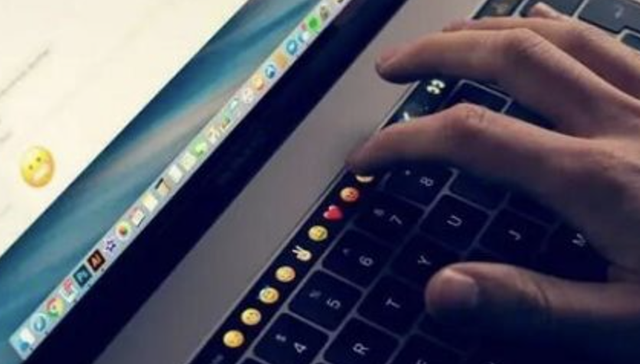 Touch,Bar,苹果,科技,笔记本,m3处理器