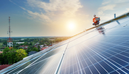 硅料价格两周暴跌近两成，带崩光伏产业链