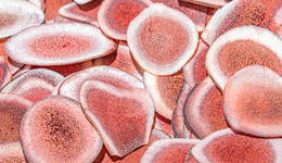 轻医美的风起来，化妆品能怎么分一杯羹？