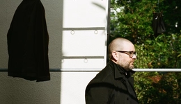 【专访】戳破泡泡圈，回望家族史：外国人在上海生活18年是什么感受？