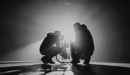 “霸总”出海，日入百万