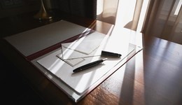 【追蹤】沃華醫(yī)藥公告證實(shí)趙丙賢被留置，或牽扯“職務(wù)犯罪”