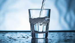 营收落后汾酒近50亿，泸州老窖“冲三梦”还能实现吗？