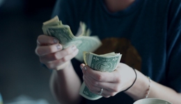 在抖音“批量制造”小杨哥，月赚20万的野蛮生意