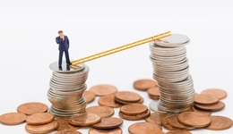 長安信托悄然完成換帥及增資工作，企業(yè)性質(zhì)變?yōu)閲锌毓? class=