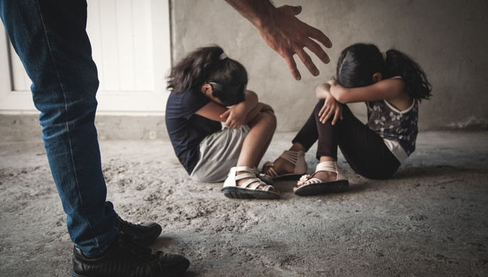 萧山通报“培训机构教师殴打学生”：汪某被采取刑事强制措施，晚托点被关停