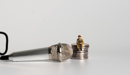 12家自購17億，頭部公募掌舵人紛紛發(fā)聲表信心