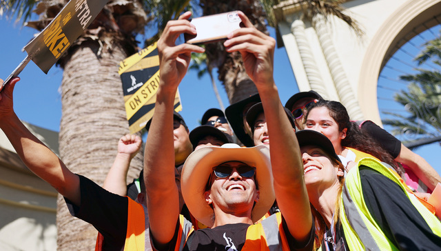 历时118天好莱坞演员罢工结束，多部影视制作重归正轨