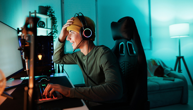 靠消费男性情感爆火后，《完蛋！我被美女包围了》能否逃脱短命结局？